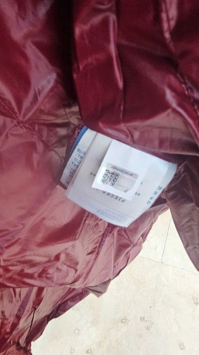 Geaca M o n c l e r  Model visiniu nr1 XS/S  puf de gasca OFERTA