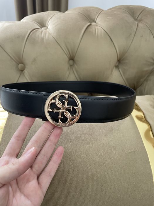 Curea Guess negru-auriu