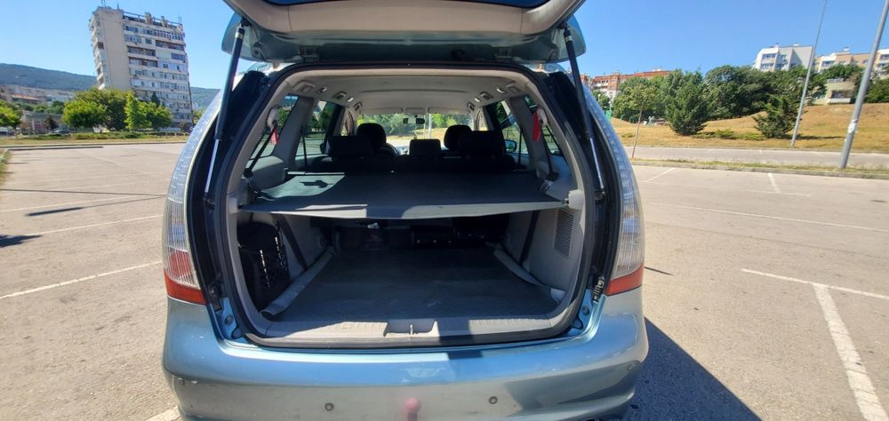 Mitsubishi Grandis 2.4i 165кс