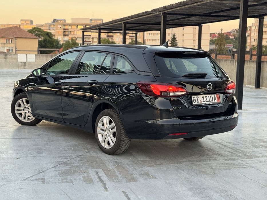 Opel Astra K Exklusiv 1.6Diesel 110cp EURO6 Navigatie Parktronic Led