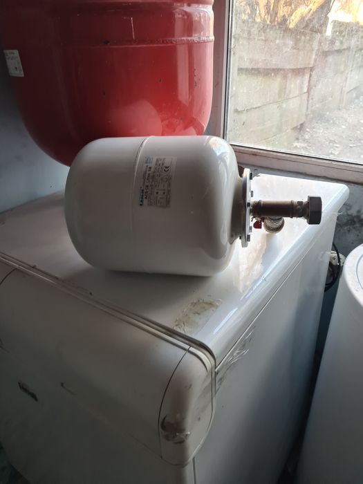 Vind centrala Feroli  ,boiler, si vas de expansiune