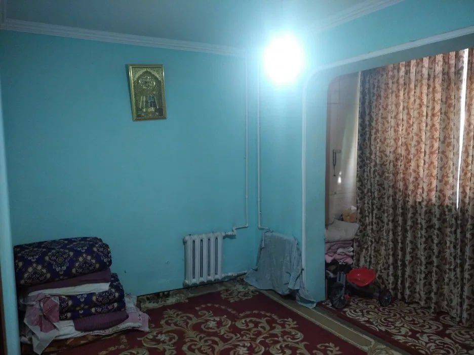 Продаю 1в2-х комнатнаю квартиру Сергели, массив Строитель