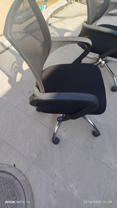 Продам офисные кресла