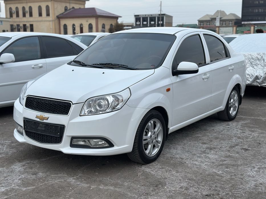 nexia r3 2017 год 162.000 пробег белый