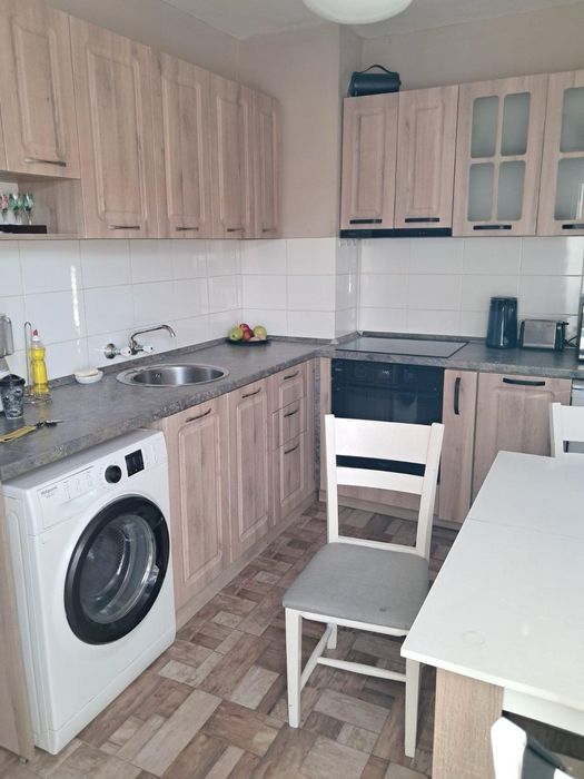 Тристаен за продажба в ж.к. Ботунец