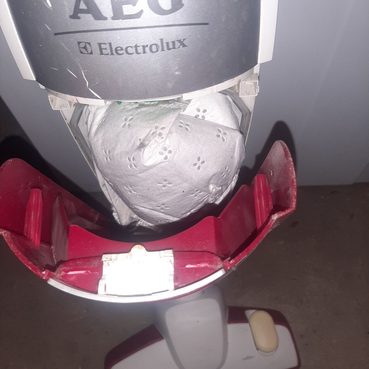 Прахосмука  AEG Elektrolux