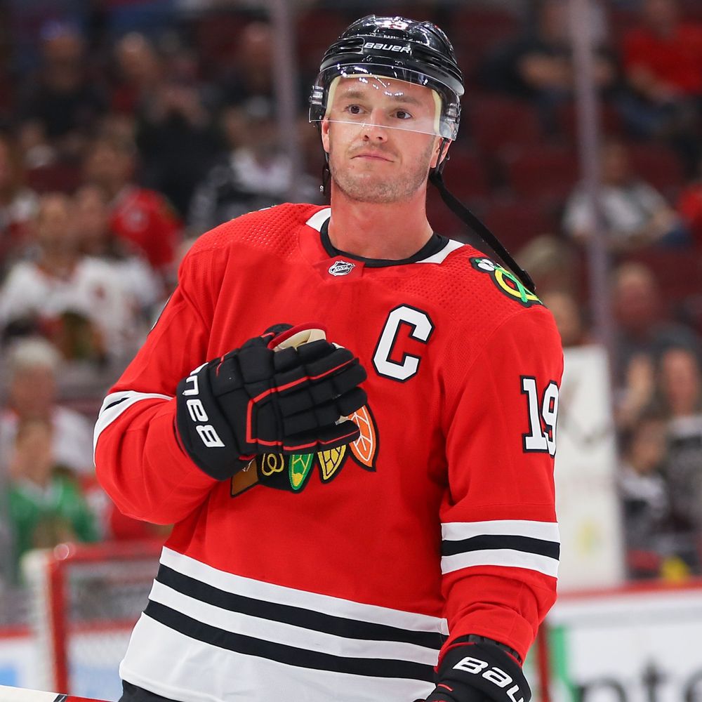 REEBOK : NHL Chicago Black Hawks #19 Jonathan Toews- Made in CANADA