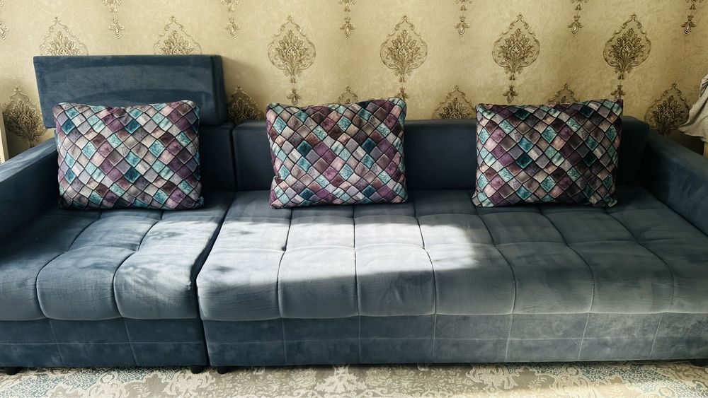 Продам диван для гостиной