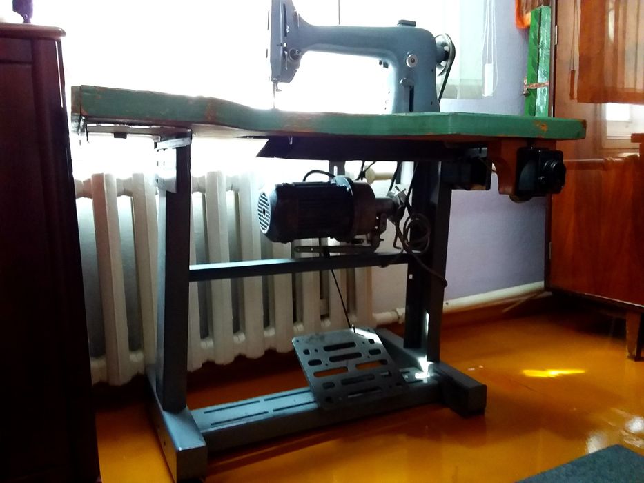 Продам производственную швейную машину