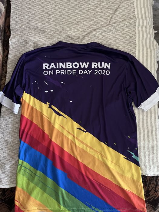 Спортна тениска