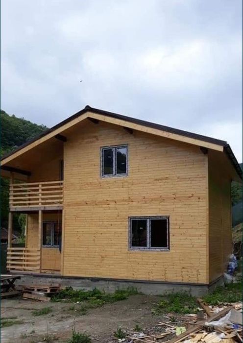 Vindem căsuțe din lemn tip A, ideale pentru curte