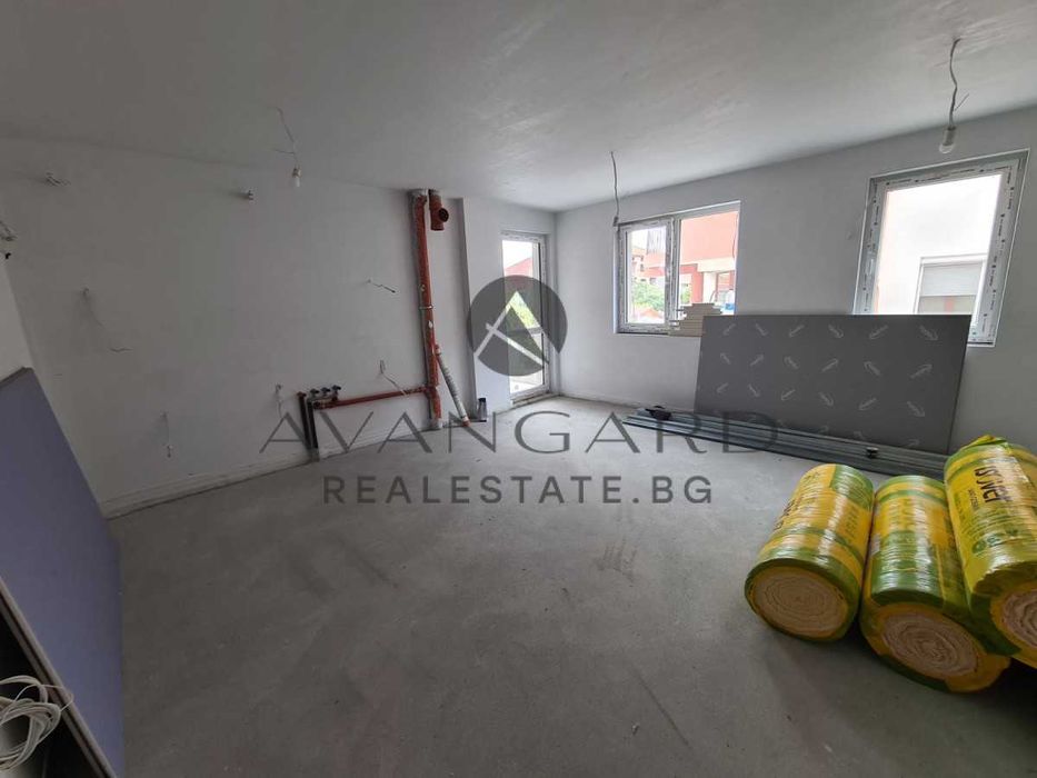 Продава се Двустаен апартамент в Пловдив, Прослав - 65 кв.м за 1166 €/кв.м - Снимка #1