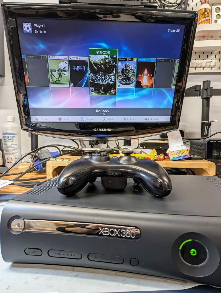 Продам супер приставку хбокс360 с играми