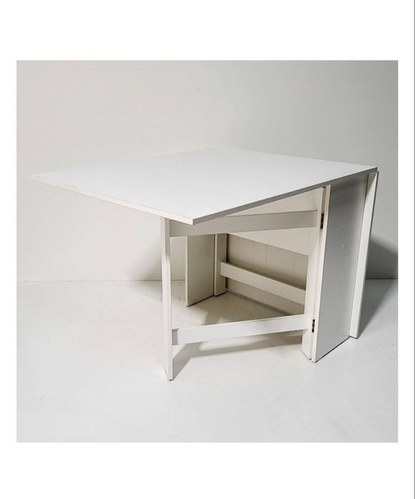 Продам обеденный стол