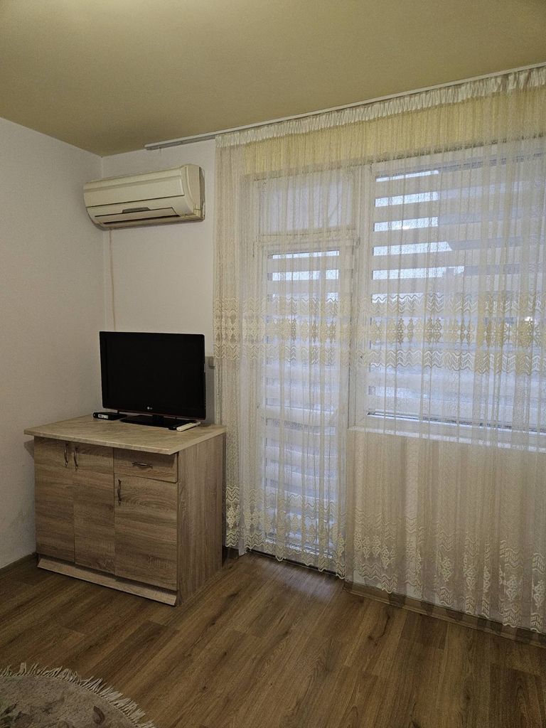 Дава се под наем Двустаен апартамент в Асеновград - 60 кв.м за 255 € - Снимка #1