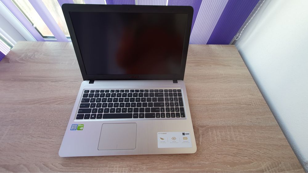 Laptop Asus vivobook