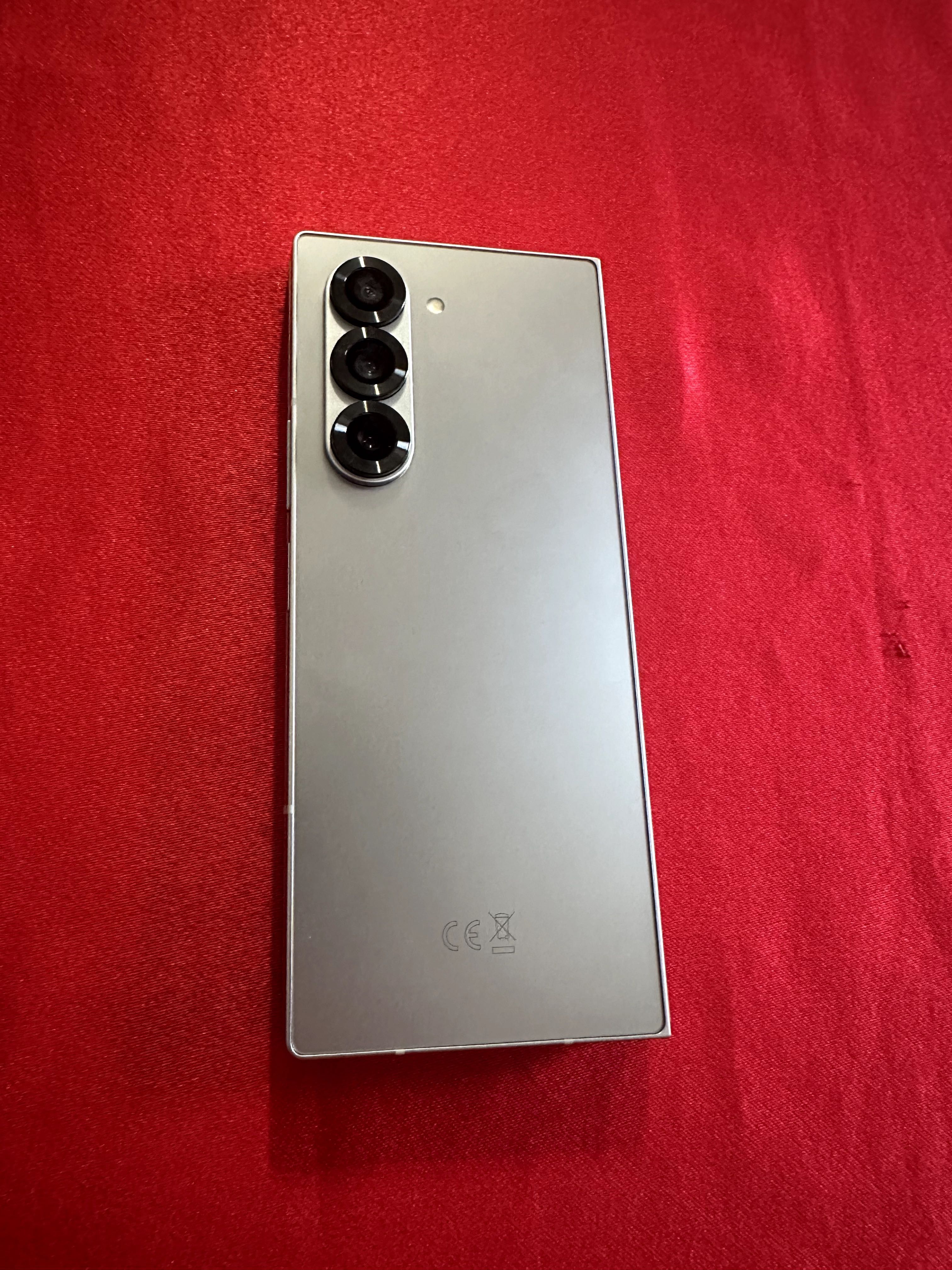 Samsung Galaxy Z Fold 6