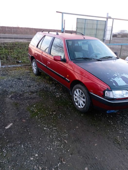 Vând piese Peugeot 405