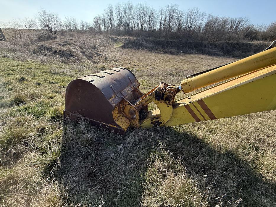 Продава се багер Liebherr  932
