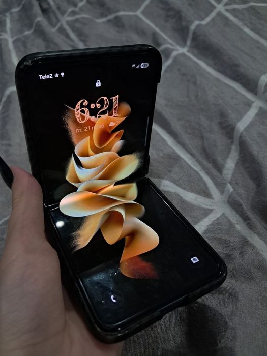 Срочно продам! Samsung Galaxy flip z 3