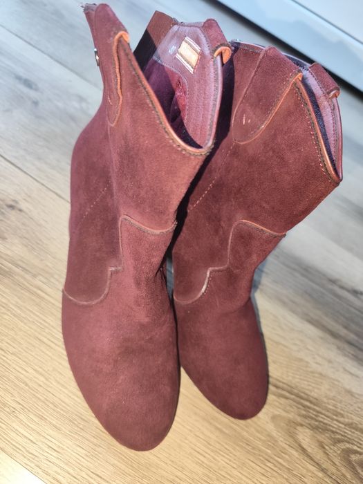 Ghete cu toc mărimea 38