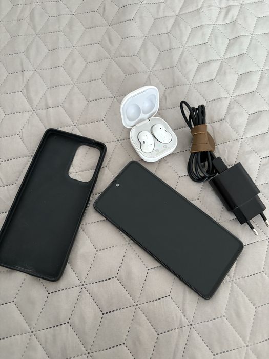 Samaung Galaxy A53 5g Samsung buds live