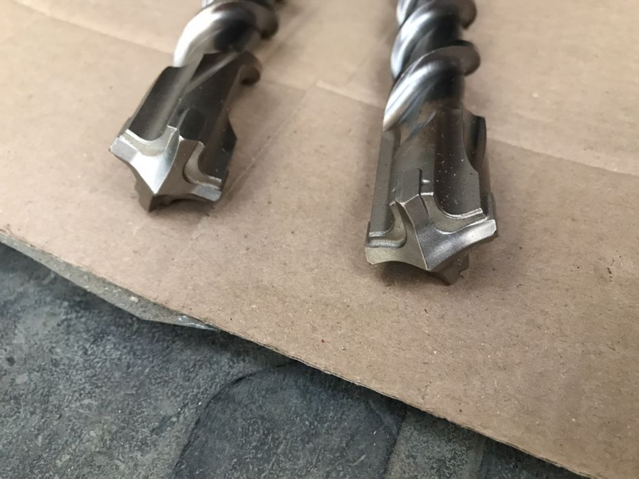 Burghiu Milwaukee Sds Plus 25x250mm Nou cu 4 Cuțite