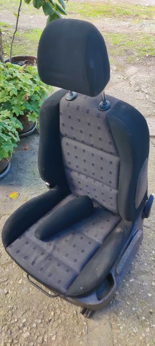 Предни седалки Пежо 307 Peugeot 307