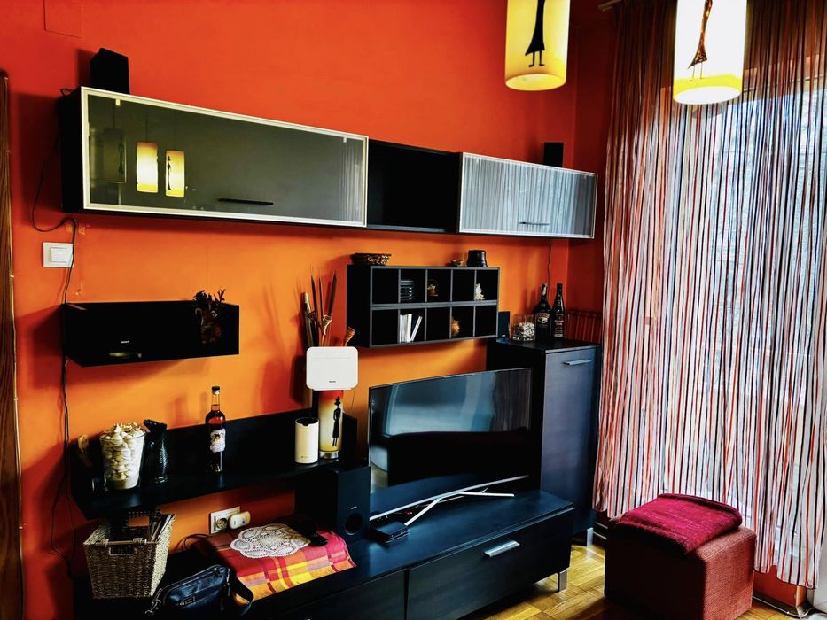 Дава се под наем Четиристаен апартамент в София, Медицинска академия - 120 кв.м за 1000 € - Снимка #1