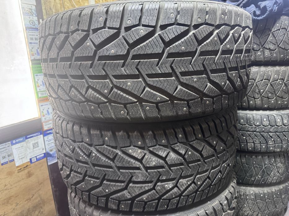 Шины  275/40/20  2 шт  новйй