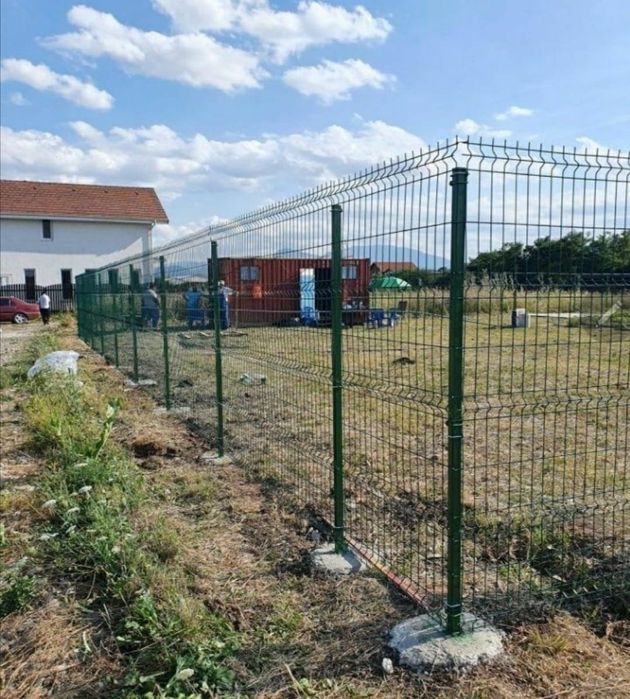 Împrejmuirea terenurilor cu plasă bună