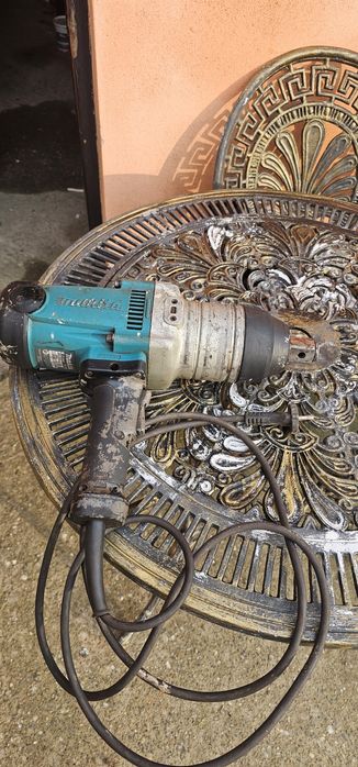 impact pe curent makita TW1000