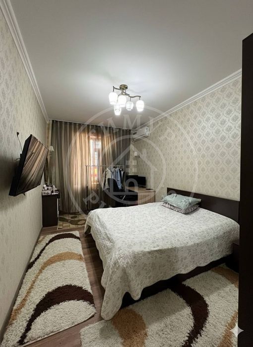 2/1/4 Буюк Ипак Йули,Буз Базар,Совминовский дом,75 м2,балкон 2.5*7