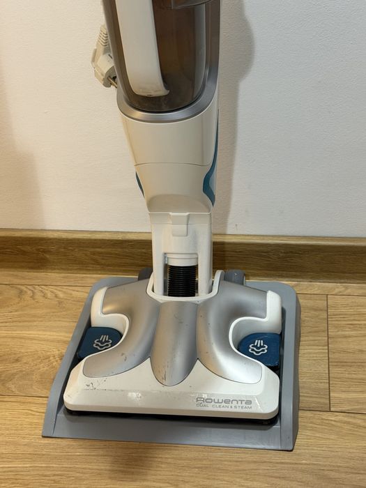 Aspirator Rowenta cu aburi Clean&Steam