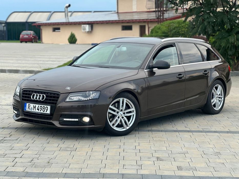 Vând audi A4 b8 2.0 TDI 2011