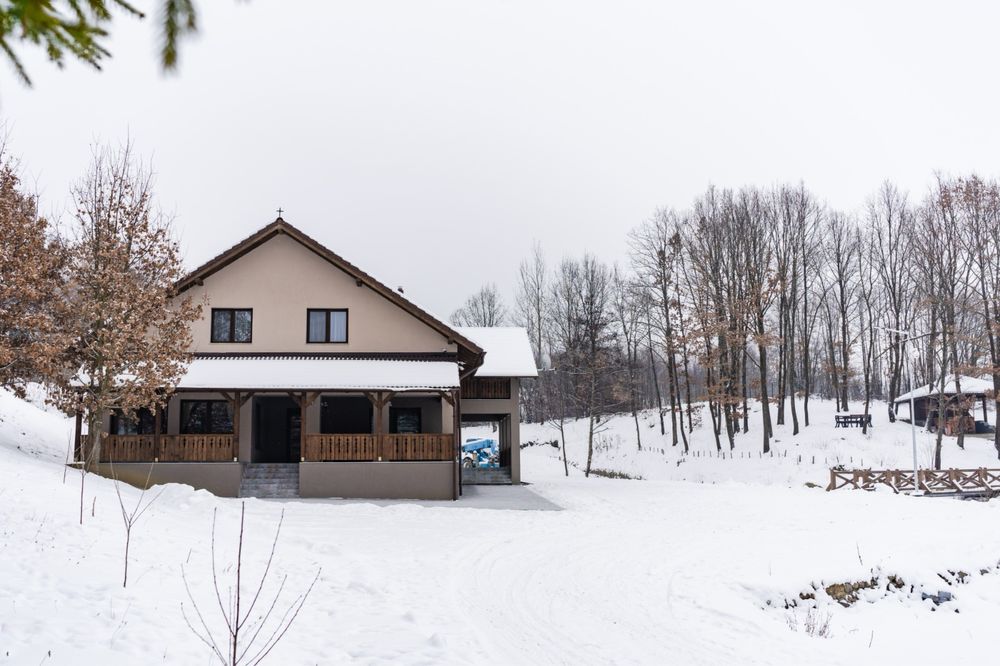 Inchiriez casa la cheie