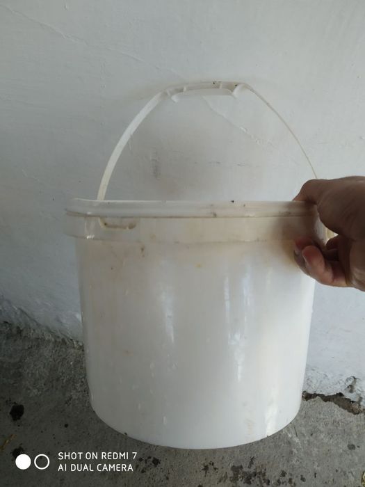 Plastmass chelak 70 tacha bor but butun hammasi qopqogiyam bor