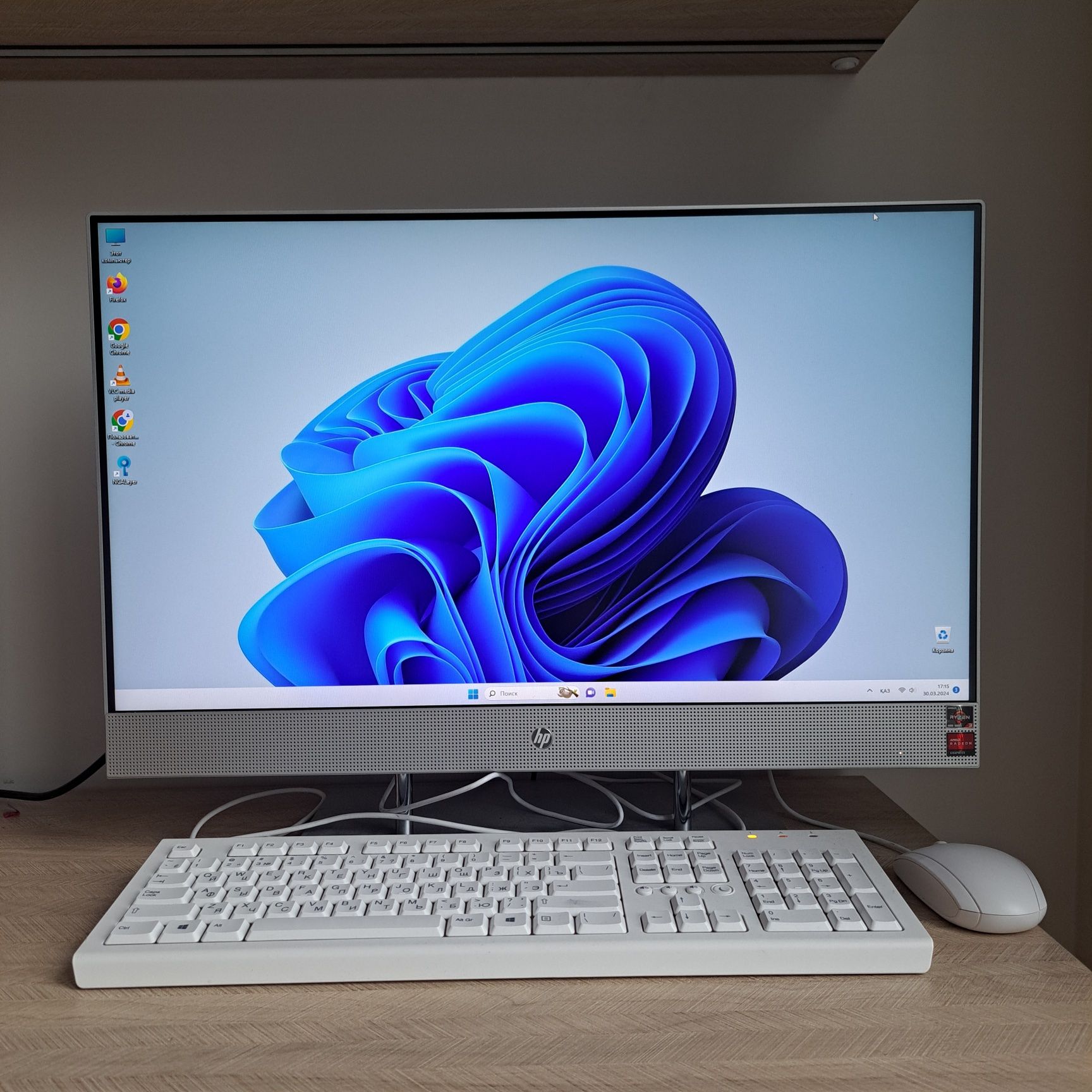 Моноблок hp all-in-one с мышкой, клавиатурой