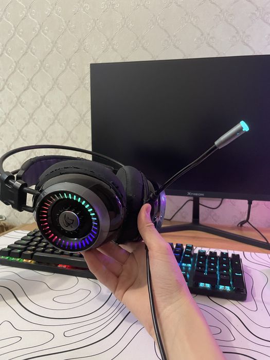 Продам наушники HACKER