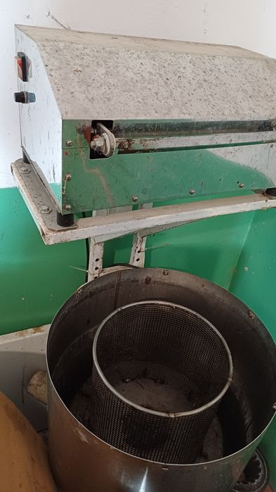 masina de descapacit + centrifuga de capaceala