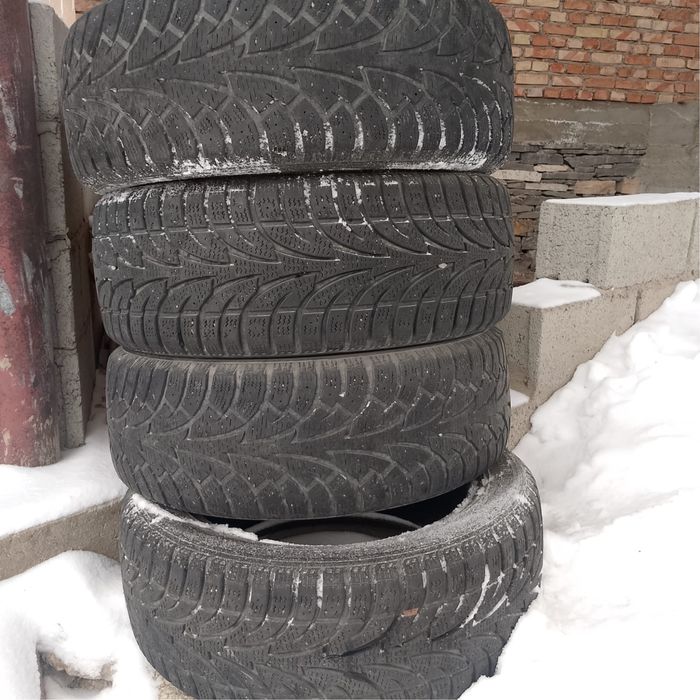 Шины зимние 215/55R17