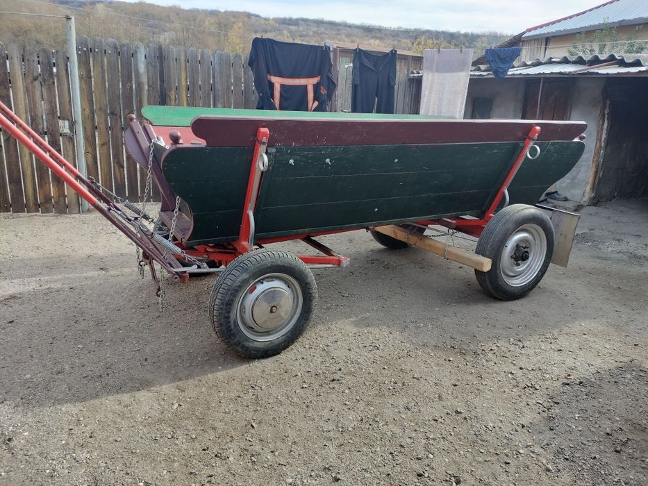 Iapă roaibă și căruță