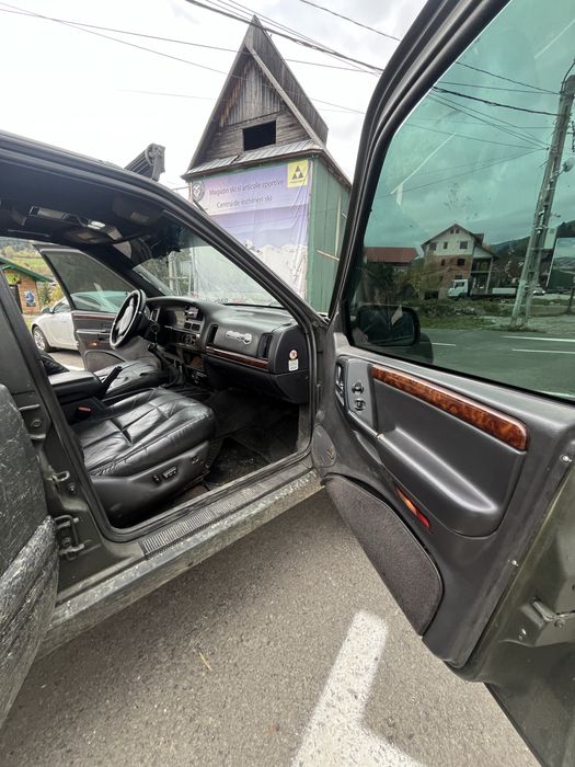 Vand schimb jeep grand cheroke  2.5 disel (inscris )!