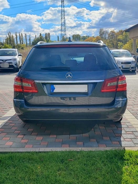 Mercedes-Benz E250 CDI BlueEFFICIENCY Avantgarde