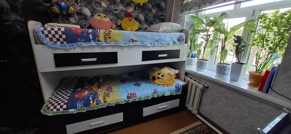 Bolalar mebeli holati yaxshi