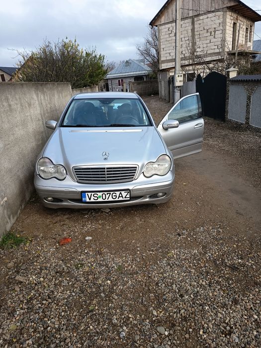 Vand sau schimb  preț  €1700 Negociabil