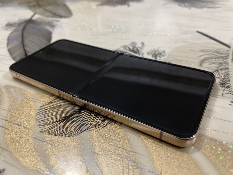 Vand sau schimb Z Flip 4 128GB