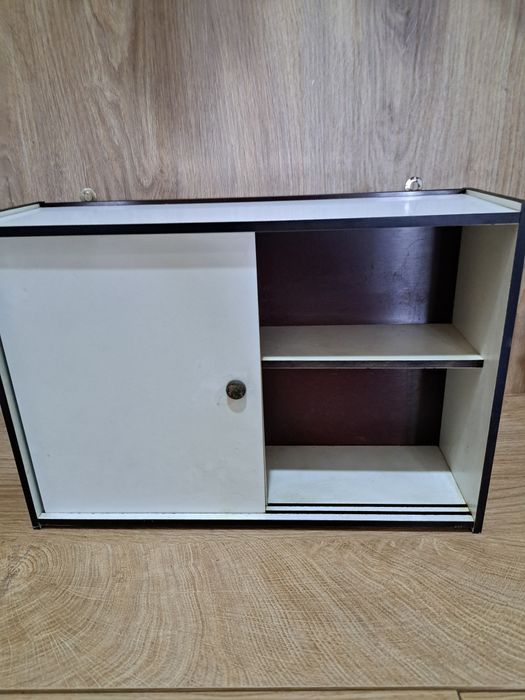 Голяма стенна аптечка