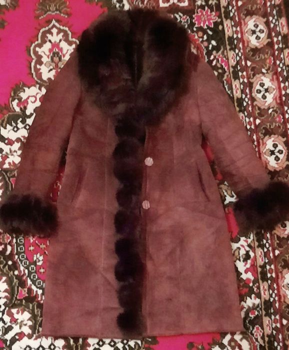 Продам дубленку, состояние отличное, цвет коричневый,воротник.
