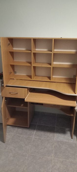 Vand birou + corp suspendat